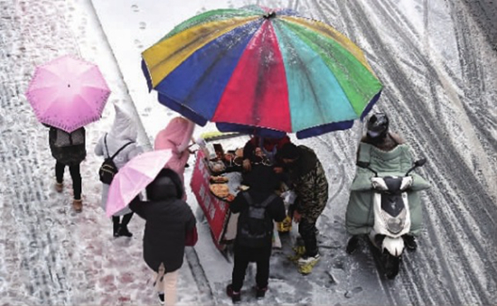 冰天雪地摔傷多,餐廳配送費(fèi)大幅上漲