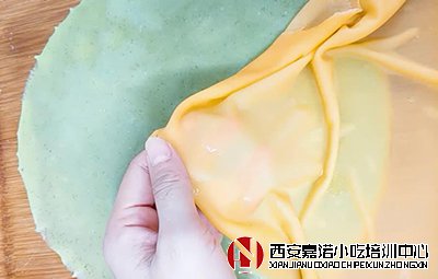 彩色涼皮培訓(xùn)的制作過程_彩色涼皮料汁配方