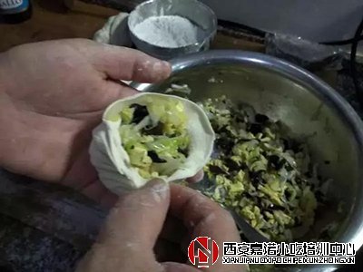 薄皮素菜盒子培訓(xùn)的做法圖解